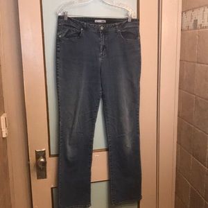 Chico’s size 2.5 lightweight tall jeans